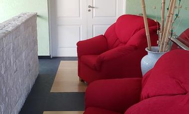 Casa de categoría con piscina, quincho y parque en Berazategui Centro