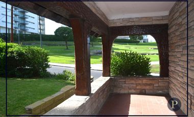 Excelente Residencia en Playa Grande