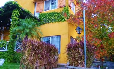 Casa en venta - 3 Dormitorios 3 Baños - Cochera - 388Mts2 - Zárate