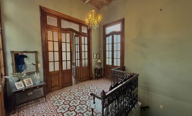 - Casa de estilo en Barrio Martin -