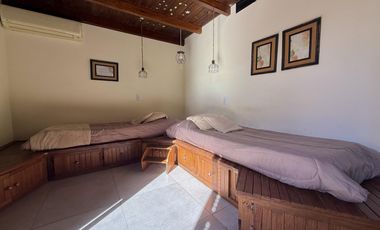 - Casa de estilo en Barrio Martin -