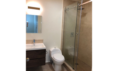 VENTA DE AMPLIA CASA Y LOTE ADICIONAL EN HOWARD