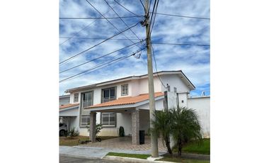 COSTA VERDE / MONTELIMAR / 3 HABITACION / 240M / 2 PARKING / TERRAZA