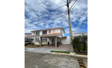 COSTA VERDE / MONTELIMAR / 3 HABITACION / 240M / 2 PARKING / TERRAZA