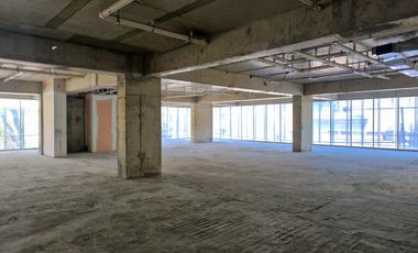 arriendo 2 locales unidos con espacio adaptable a tu negocio