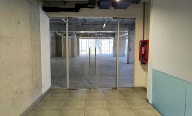 arriendo 2 locales unidos con espacio adaptable a tu negocio