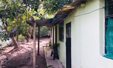 Venta casa y terreno en lindo sector de Guayllabamba