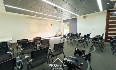 Oficina en Venta en Kennedy/Luis Carrera frente a Parque Arauco