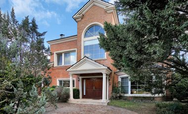 Impecable casa en venta en La Lomada de 400 metros cubiertos