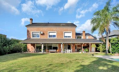 Impecable casa en venta en La Lomada de 400 metros cubiertos