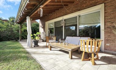 Impecable casa en venta en La Lomada de 400 metros cubiertos