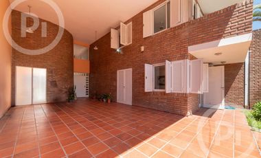 Gran casa familiar en venta en el corazón de Guadalupe