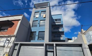 MONOAMBIENTE EN PRIMER PISO SAN JUSTO