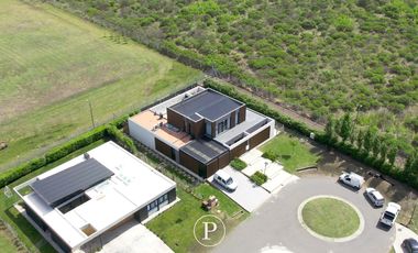 Moderno casa 5 ambientes en Rumenco Joven