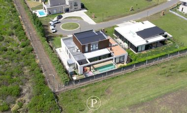 Moderno casa 5 ambientes en Rumenco Joven