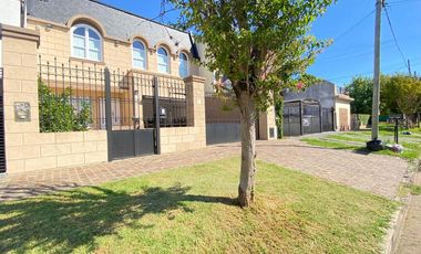 Chalet cinco ambientes en Haedo Sur Residencial