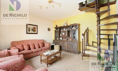 VENTA  DE DOS CASAS  EN LOTE PROPIO CON QUINCHO Y PATIO, JOVELLANOS 1400,BARRACAS