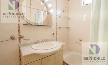 VENTA  DE DOS CASAS  EN LOTE PROPIO CON QUINCHO Y PATIO, JOVELLANOS 1400,BARRACAS