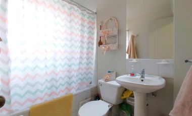 Casa 4 dorm. 3 Baños Estacionamientos logia Venta Quilicura