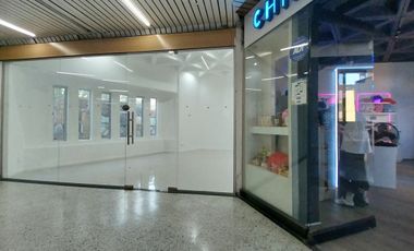 Local Comercial con baño Todo Uso Arriendo Providencia