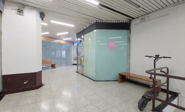 Local Comercial con baño Todo Uso Arriendo Providencia