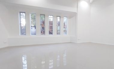 Local Comercial con baño Todo Uso Arriendo Providencia