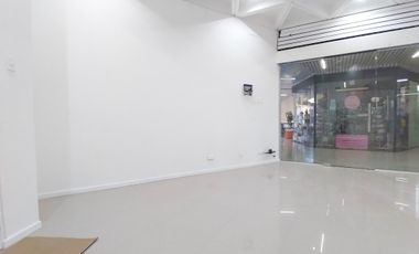 Local Comercial con baño Todo Uso Arriendo Providencia
