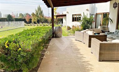 Casa en Arriendo en Lo Pinto