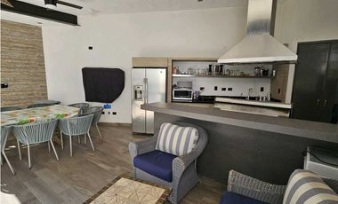 Residencia con Alberca y Acabados de Lujo en Zona Valle Poniente