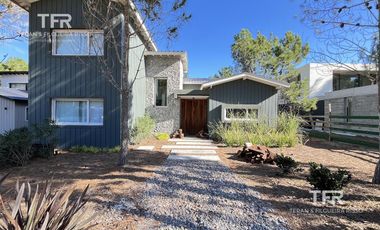 Venta en Maritimo 4 de Costa Esmeralda - 4 habitaciones en 2 plantas - a pasos del mar