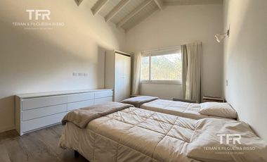 Venta en Maritimo 4 de Costa Esmeralda - 4 habitaciones en 2 plantas - a pasos del mar