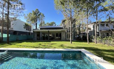 Venta en Maritimo 4 de Costa Esmeralda - 4 habitaciones en 2 plantas - a pasos del mar