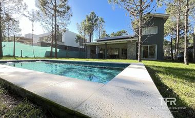 Venta en Maritimo 4 de Costa Esmeralda - 4 habitaciones en 2 plantas - a pasos del mar