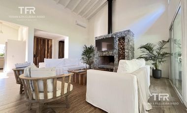 Venta en Maritimo 4 de Costa Esmeralda - 4 habitaciones en 2 plantas - a pasos del mar