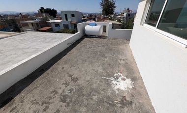 Casa en Venta Con Terraza en Colonia San Vicente, Guadalajara