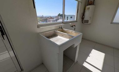 Casa en Venta Con Terraza en Colonia San Vicente, Guadalajara