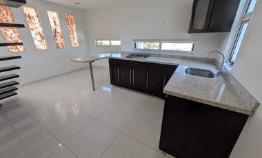 Casa en Venta Con Terraza en Colonia San Vicente, Guadalajara