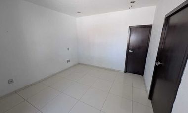 Casa en Venta Con Terraza en Colonia San Vicente, Guadalajara
