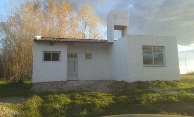 Casa en venta - 2 Dormitorios 1 Baño - 65Mts2 - Aguas Verdes