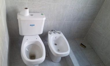 Casa en venta - 2 Dormitorios 1 Baño - 65Mts2 - Aguas Verdes