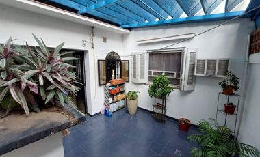 Casa en  Matienzo 1300