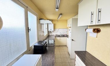 SE ARRIENDA GRAN CASA CON VISTA AL MAR, REÑACA (CÓD. 547)