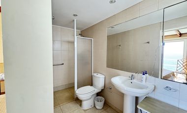 SE ARRIENDA GRAN CASA CON VISTA AL MAR, REÑACA (CÓD. 547)