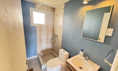 SE ARRIENDA GRAN CASA CON VISTA AL MAR, REÑACA (CÓD. 547)