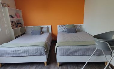 SE RENTA INCREÍBLE CASA AMUEBLADA EN CERRADA EN TECAMACHALCO (V)