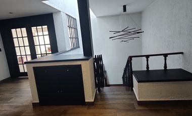 SE RENTA INCREÍBLE CASA AMUEBLADA EN CERRADA EN TECAMACHALCO (V)