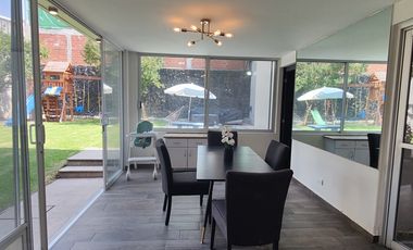 SE RENTA INCREÍBLE CASA AMUEBLADA EN CERRADA EN TECAMACHALCO (V)