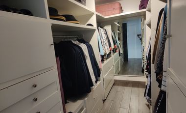 SE RENTA INCREÍBLE CASA AMUEBLADA EN CERRADA EN TECAMACHALCO (V)