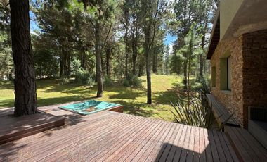 VENTA Casa 6 ambientes en COSTA ESMERALDA Barrio Deportivo II