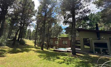 VENTA Casa 6 ambientes en COSTA ESMERALDA Barrio Deportivo II